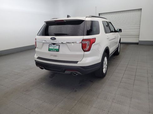Used 2018 Ford Explorer XLT image 9