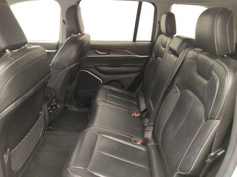 Used 2022 Jeep Grand Cherokee Limited RWD image 18