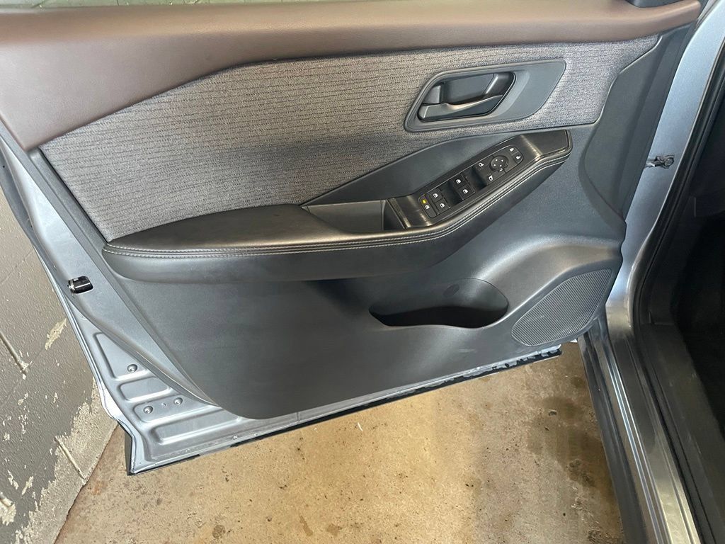 Certified 2021 Nissan Rogue S FWD image 9