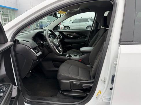 Used 2024 GMC Terrain SLE image 13
