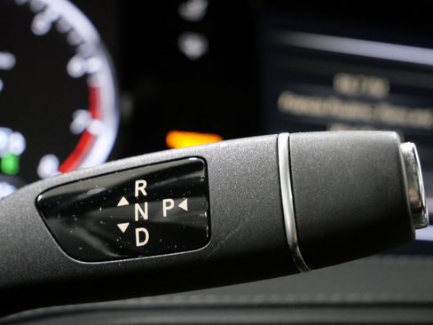 Used 2014 Mercedes-Benz S 550 Sedan image 24