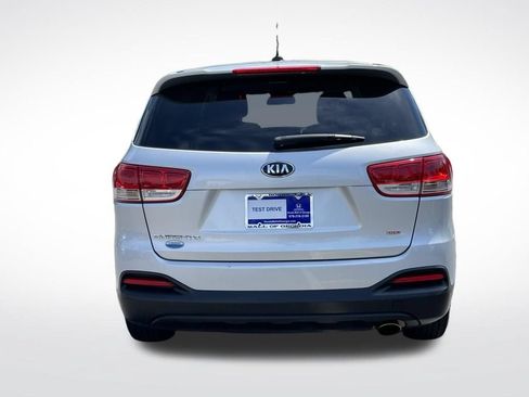 Used 2017 Kia Sorento L FWD image 5