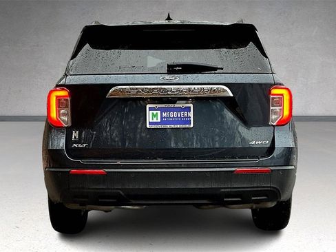 Used 2023 Ford Explorer XLT image 5