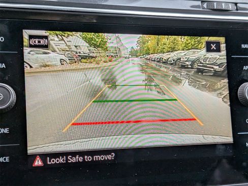 Used 2022 Volkswagen Tiguan SEL R-Line image 24