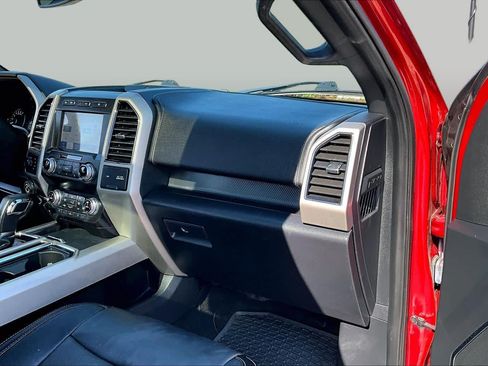 Used 2020 Ford F150 Lariat w/ Equipment Group 502A Luxury AWD/4WD image 18