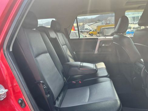 Used 2014 Toyota 4Runner SR5 Premium image 18