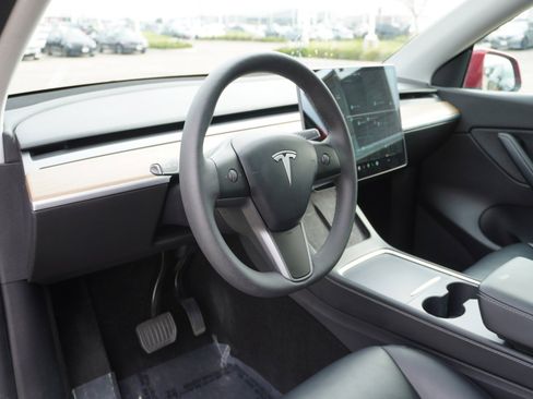 Used 2021 Tesla Model Y Long Range image 20