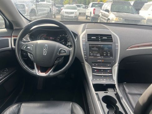 Used 2014 Lincoln MKZ FWD image 23
