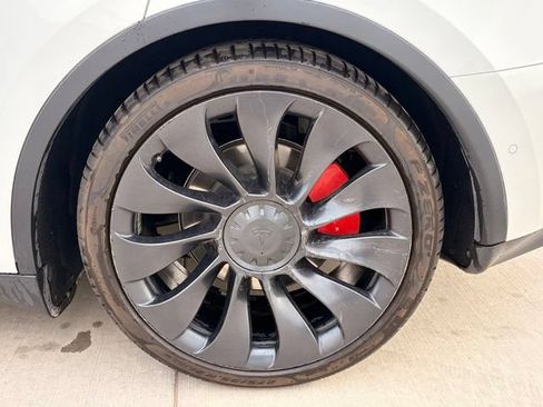 Used 2022 Tesla Model Y Performance AWD/4WD image 4