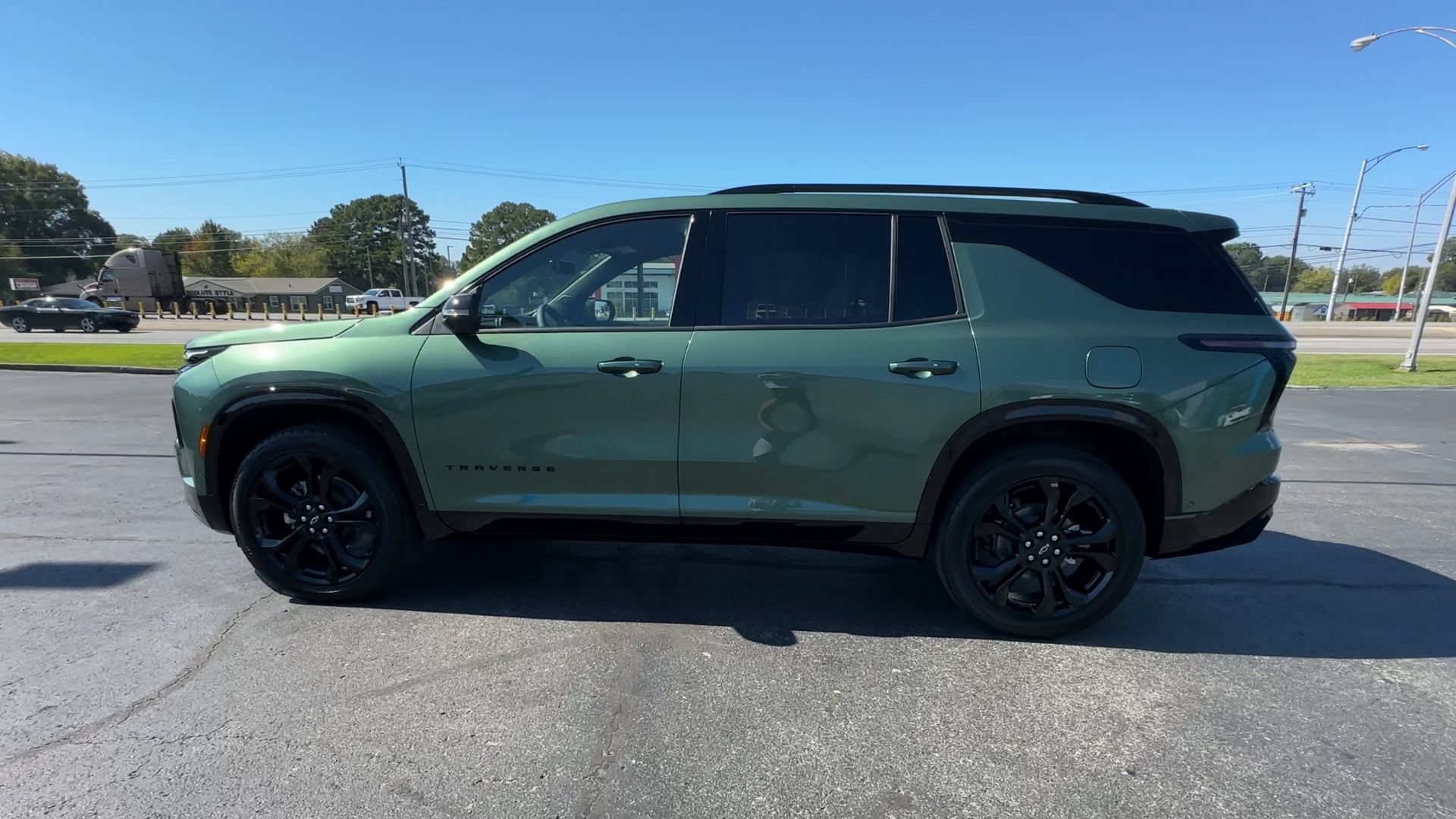 New 2027 Chevrolet Traverse RS w/ LPO, Floor Liner Package AWD/4WD image 5