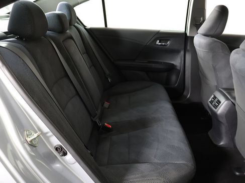 Used 2017 Honda Accord EX image 32