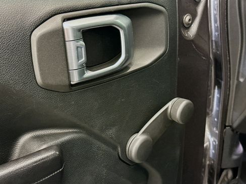 Used 2020 Jeep Wrangler Unlimited Sport image 15