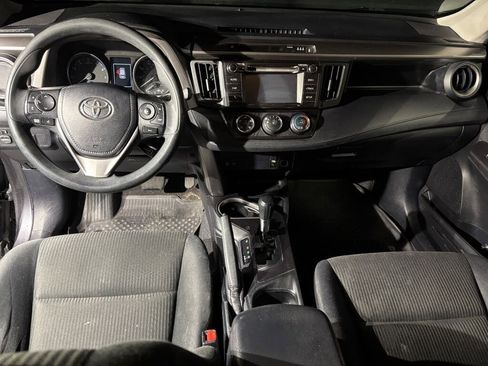 Used 2017 Toyota RAV4 LE AWD/4WD image 12