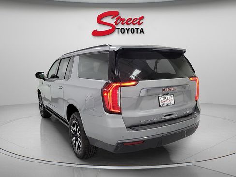 Used 2023 GMC Yukon XL AT4 AWD/4WD image 2