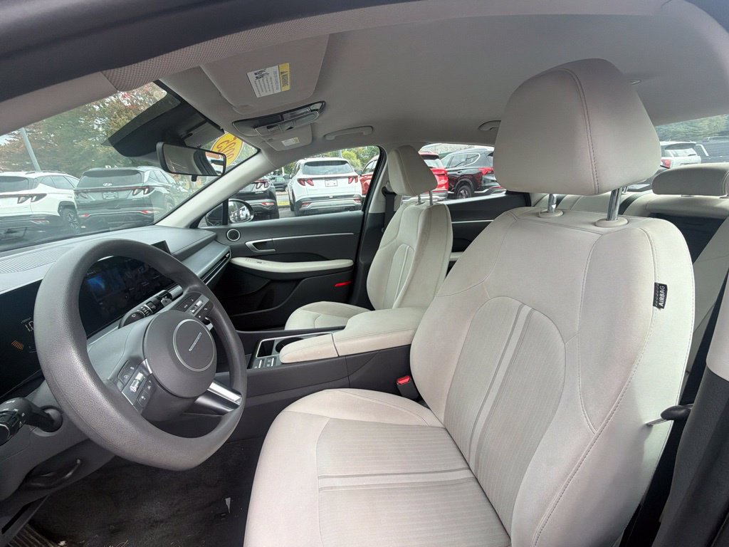 Used 2025 Hyundai Sonata SEL FWD image 14