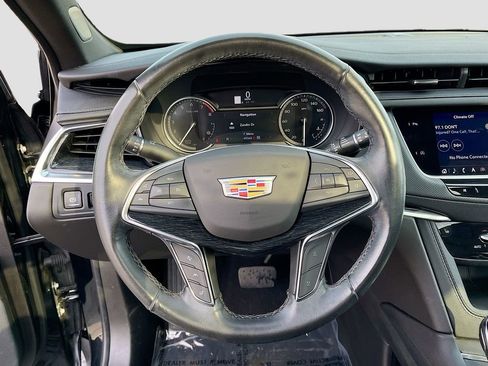 Certified 2023 Cadillac XT5 Premium Luxury AWD/4WD image 18
