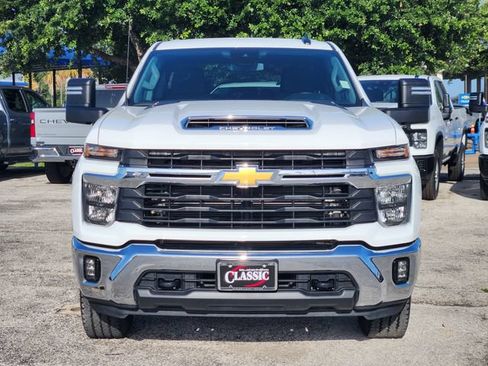 Used 2025 Chevrolet Silverado 2500 LT w/ Convenience Package AWD/4WD image 2