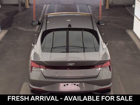 Used 2023 Hyundai Elantra SEL w/ Convenience Package FWD image 7