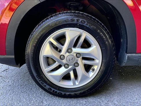 Used 2020 Hyundai Venue SEL FWD image 16
