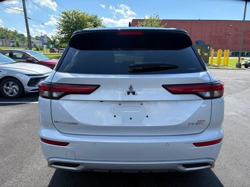 Used 2023 Mitsubishi Outlander SEL AWD/4WD image 4