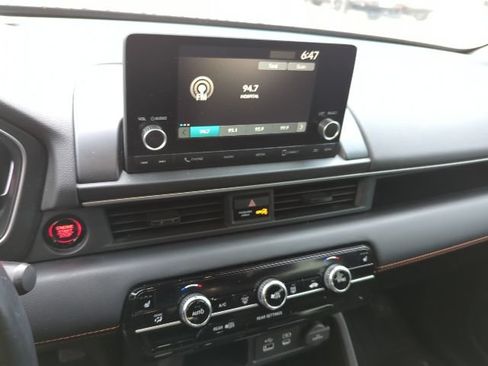 Used 2023 Honda Pilot Sport image 7
