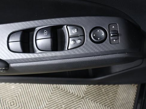 Used 2025 Nissan Altima 2.5 SV FWD image 30
