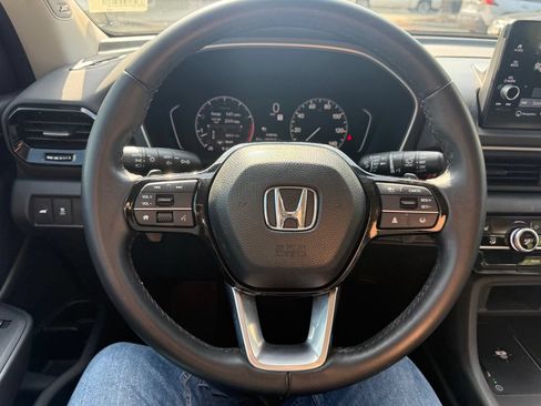 Used 2023 Honda Pilot Touring image 12