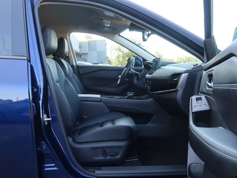 Used 2024 Nissan Rogue SL AWD/4WD image 24