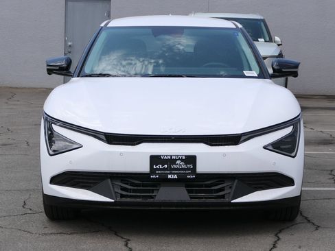 New 2025 Kia EV6 Light w/ Light LR Technology Package image 8