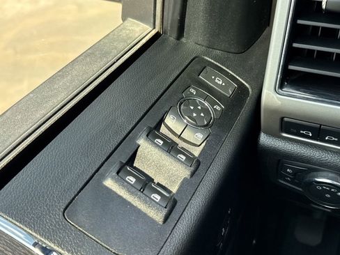 Used 2021 Ford F250 Lariat w/ Lariat Value Package AWD/4WD image 36