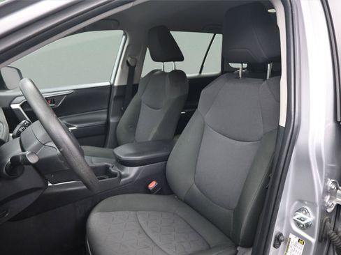Used 2024 Toyota RAV4 XLE AWD/4WD image 32