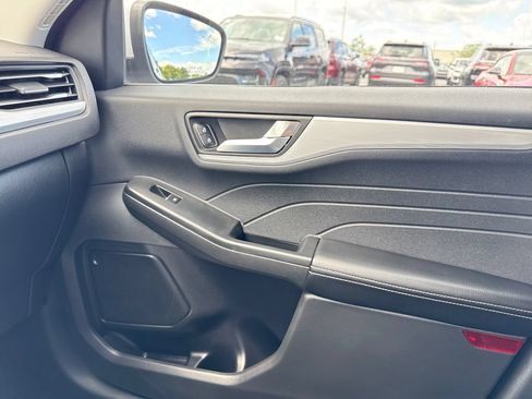 Used 2025 Ford Escape Platinum AWD/4WD image 26