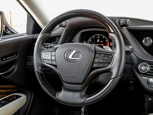 Used 2019 Lexus LS 500 w/ Interior Upgrade Package RWD image 16