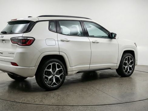Used 2025 Jeep Compass Limited AWD/4WD image 9