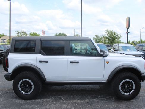 Used 2023 Ford Bronco Badlands AWD/4WD image 6