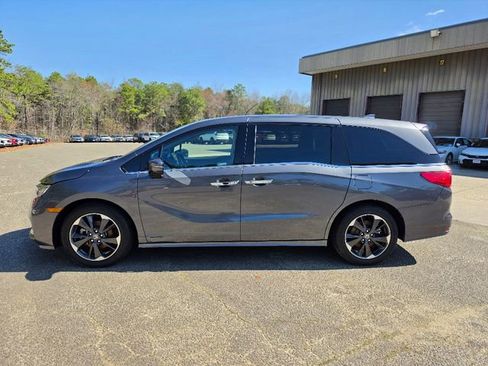 Used 2024 Honda Odyssey Elite image 2