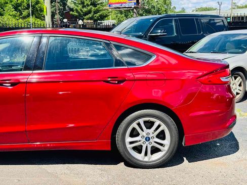 Used 2018 Ford Fusion SE w/ Fusion SE Technology Package FWD image 7