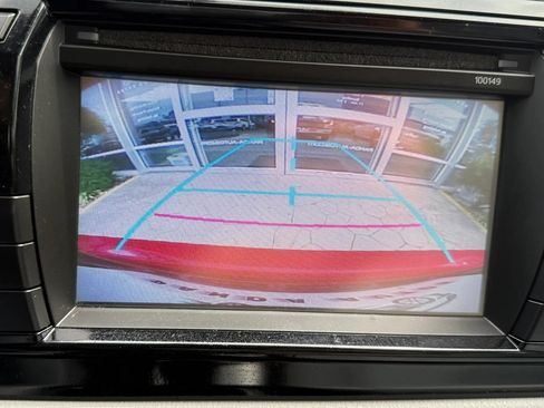 Used 2015 Toyota Corolla LE FWD image 17