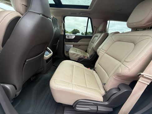 Used 2022 Lincoln Navigator Reserve AWD/4WD image 23