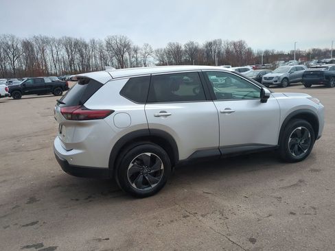 Used 2025 Nissan Rogue SV image 9