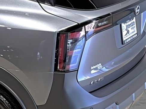 Used 2025 Nissan Kicks SR AWD/4WD image 10
