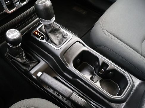 Used 2021 Jeep Wrangler Unlimited Sport image 21