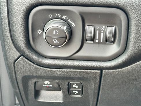 New 2026 RAM 1500 4x4 Crew Cab image 27