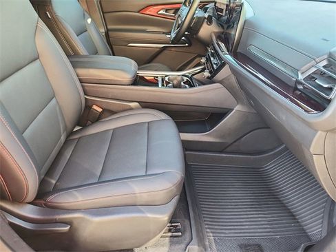 Used 2025 Chevrolet Traverse Z71 w/ Driver Confidence Package image 27