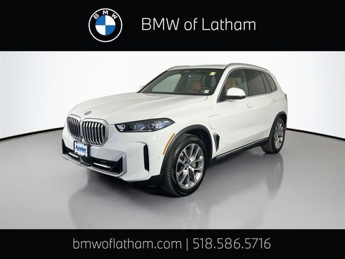 Used 2025 BMW X5 xDrive50e w/ Premium Package image 1