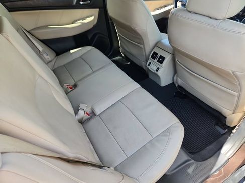 Used 2019 Subaru Outback 2.5i Limited AWD/4WD image 18