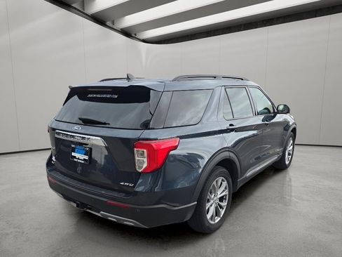 Used 2022 Ford Explorer XLT w/ Equipment Group 202A AWD/4WD image 6