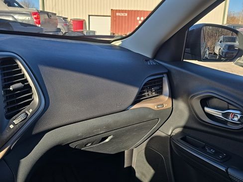 Used 2016 Jeep Cherokee Latitude image 23