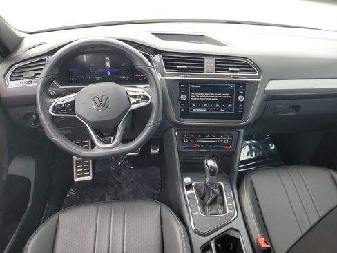 Certified 2023 Volkswagen Tiguan SE R-Line FWD image 3