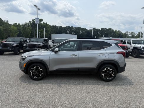 Used 2025 Kia Seltos EX FWD image 13
